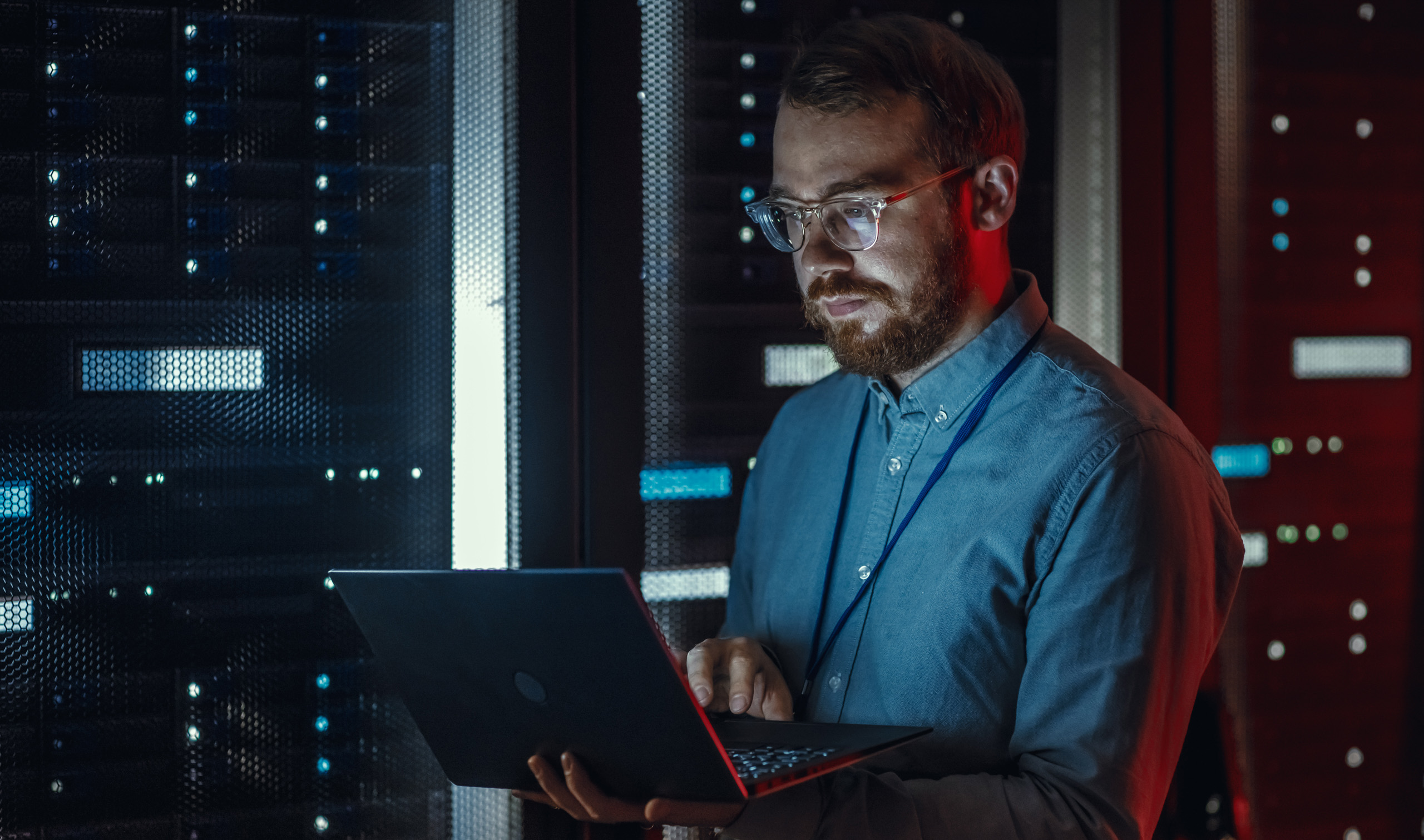 A TSP storage maintenance technician